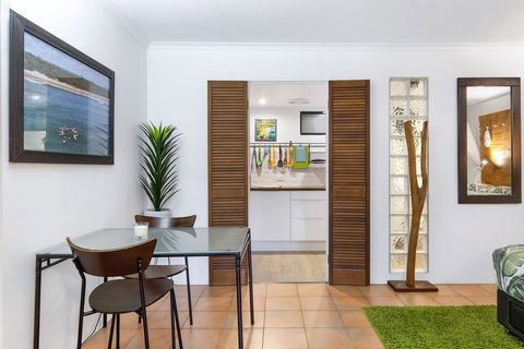 Funky, Central Studio - Accommodation Redcliffe 1