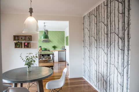 Furmston House & Studio - Accommodation Redcliffe 2