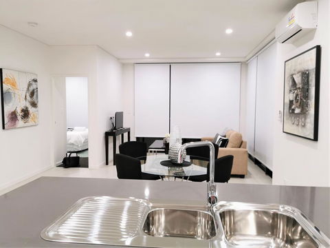 G02 Courtyard Apartment - Accommodation Redcliffe 3