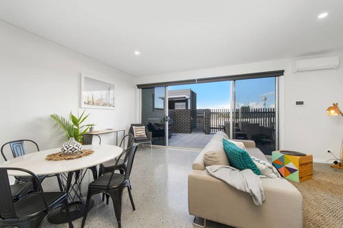 G149 - Apt 2 - Accommodation Redcliffe 2