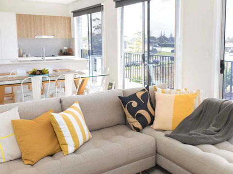 G149 Apartment 4 - Accommodation Redcliffe 0