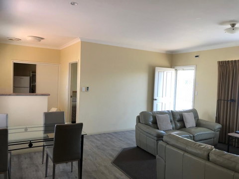 Gale Street Motel & Villas - Accommodation Redcliffe 2