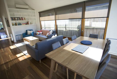 GALWAY COTTAGE - Accommodation Redcliffe 2