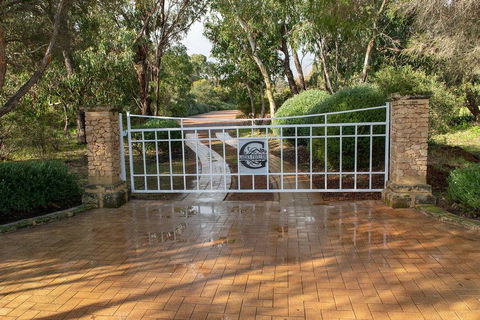 Garden Pavilion - Art House Yallingup - Accommodation Redcliffe 1