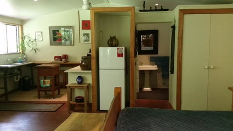 Garden Studio - Accommodation Redcliffe 3