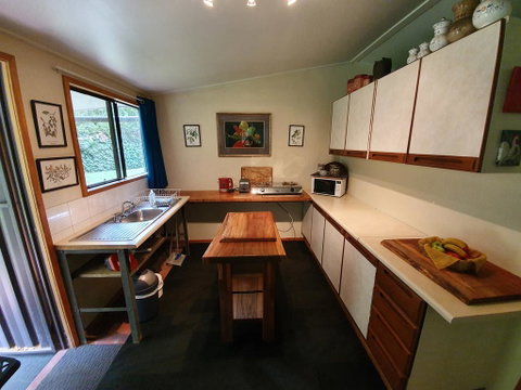 Garden Studio - Accommodation Redcliffe 2