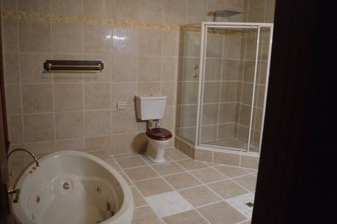 Gargoyle Lodge - Accommodation Redcliffe 1