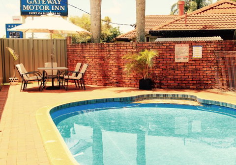 Gateway Motor Inn - Accommodation Redcliffe 2
