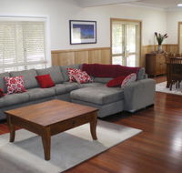 Gibraltar House - Accommodation Redcliffe