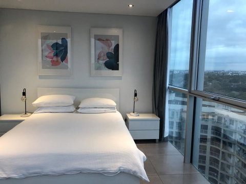 Glasshouse Apartment - At Parramatta - Accommodation Redcliffe 2