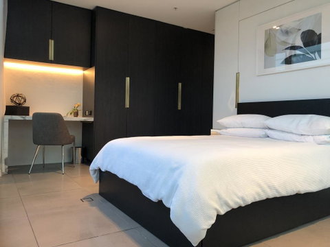 Glasshouse Apartment - At Parramatta - Accommodation Redcliffe 3