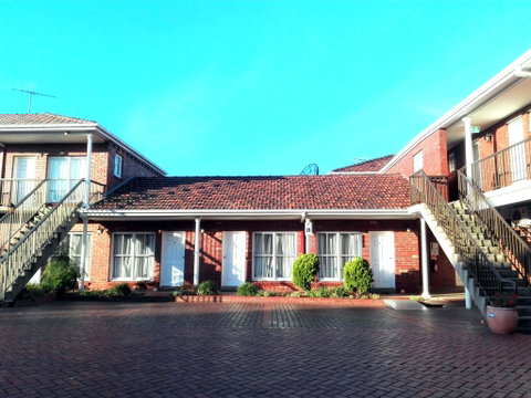 Glen Inn - Accommodation Redcliffe 0