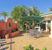 Golden Cane Bed  Breakfast - Accommodation Redcliffe