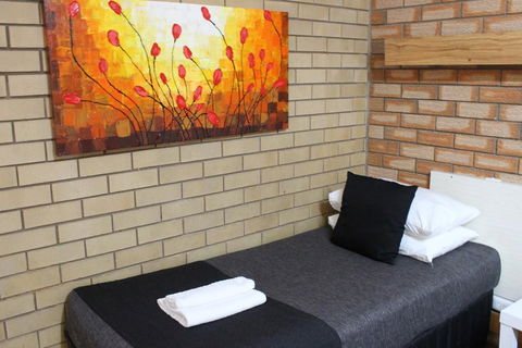 Golden Harvest Motor Inn Moree - Accommodation Redcliffe 2