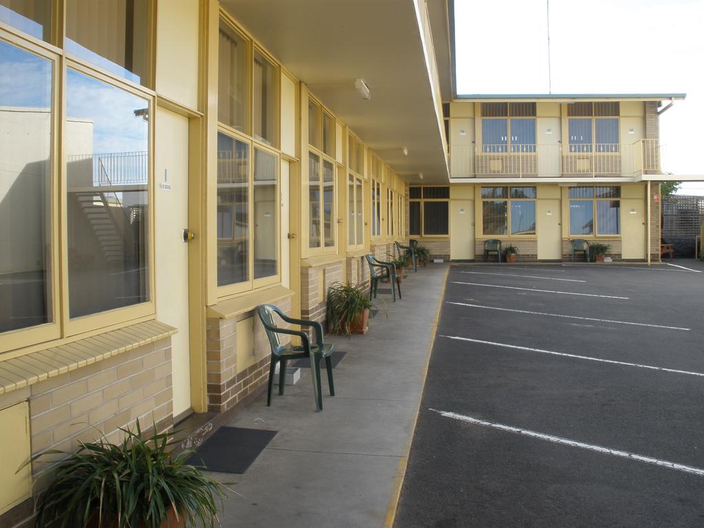 Tintinara SA Accommodation Redcliffe
