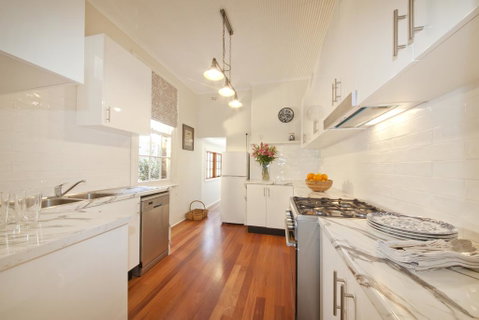 Grand Historical Terrace At The Rocks - Accommodation Redcliffe 1
