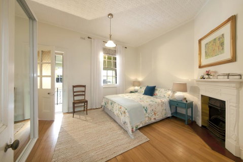 Grand Historical Terrace At The Rocks - Accommodation Redcliffe 0