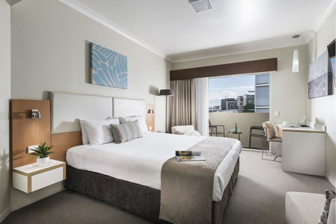 Grand Hotel And Apartments Townsville - Accommodation Redcliffe 2