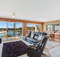 Grand Pacific 2 Unit 2 - Accommodation Redcliffe
