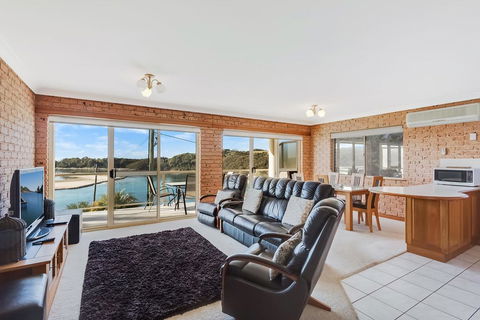 Grand Pacific 2 Unit 2 - Accommodation Redcliffe 0