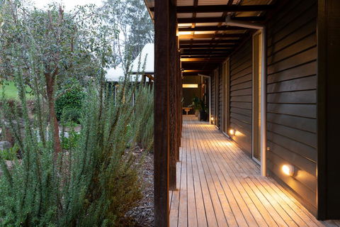 Grandview Retreat - Accommodation Redcliffe 2