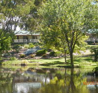 Granite Gardens Cottages  Lake Retreat - Accommodation Redcliffe