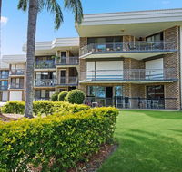 Great location close to waterfront Shops Restaurants and Cafes. - Accommodation Redcliffe