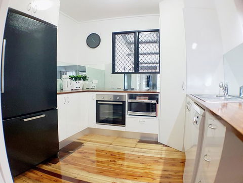 Great Northern Beach House - Accommodation Redcliffe 3