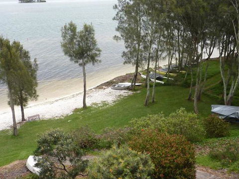 Green Point Lakehouse - Accommodation Redcliffe 2