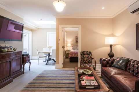 Greenwich Heritage - Accommodation Redcliffe 0