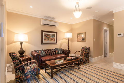 Greenwich Heritage - Accommodation Redcliffe 2