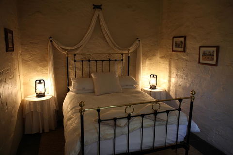 Griffiths Cottage - Accommodation Redcliffe 2