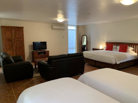 Guildford River Retreat - Accommodation Redcliffe 2