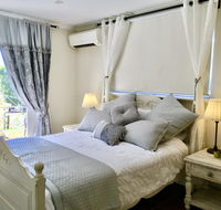 Gumleaf Manor Farmstay - Accommodation Redcliffe