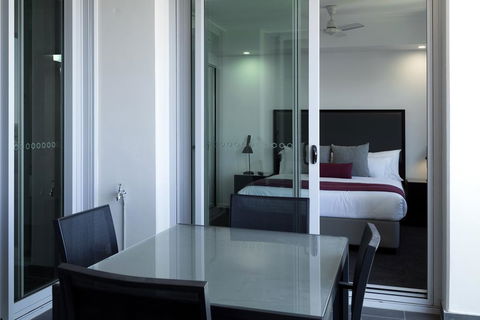 H On Mitchell Apartment Hotel - Accommodation Redcliffe 1