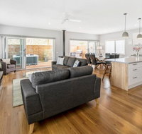 HALE KUPA Rye Beach House Spa Table Tennis - Accommodation Redcliffe