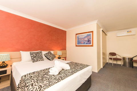 Hampton Villa Motel - Accommodation Redcliffe 0