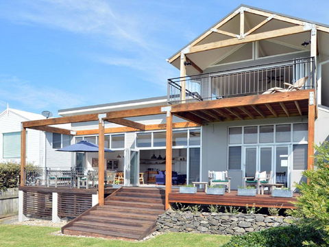 Hamptons Escape - Accommodation Redcliffe 1