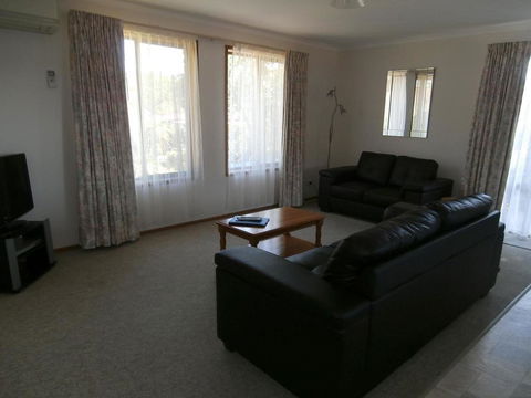 Harbour Lights Holiday Units - Accommodation Redcliffe 2