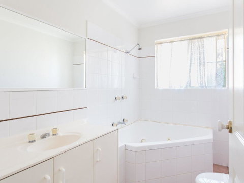 Haven Waters 6 - Accommodation Redcliffe 2