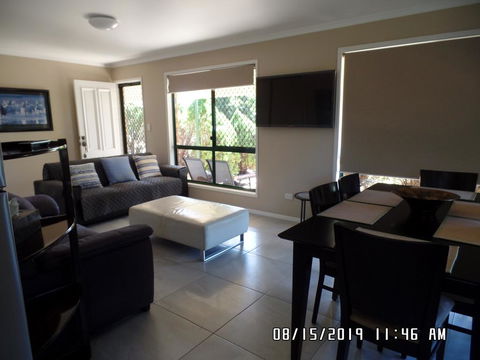 Headley's Cottage - Accommodation Redcliffe 2