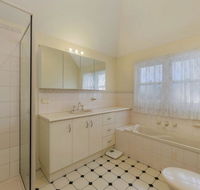 Heart of Geelong Entire Townhouse Sleeps 8 - Accommodation Redcliffe