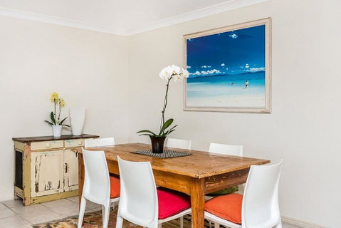 Heather's Hideaway - Accommodation Redcliffe 1