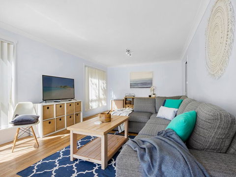 Hello Sunshine - 50m To Beach Access - Accommodation Redcliffe 1