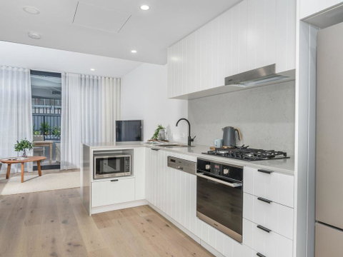 Herald 1-BR Apartment - Inner City, Close To Beaches & Harbour - Accommodation Redcliffe 2