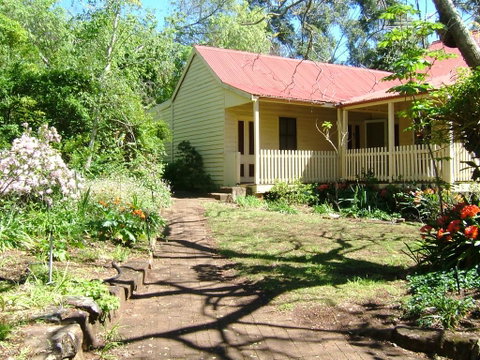Hermitage Cottage - Accommodation Redcliffe 1