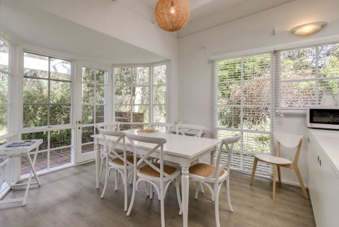 Heronswood House - Accommodation Redcliffe 2