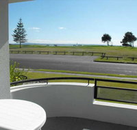 Hi Surf Unit 2 92 Head Street Forster - Accommodation Redcliffe