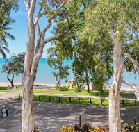 Hibiscus in Marlin Waters Palm Cove - Accommodation Redcliffe