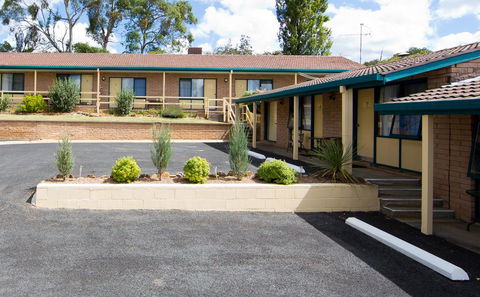 Hideaway Motor Inn - Accommodation Redcliffe 0